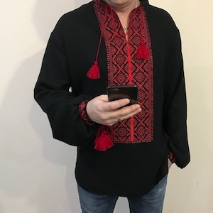 Ukrainisches Herrenstickereihemd. Neue Kollektion. Ethno Folklore Herrenhemd. Geschenk für Mann. Vyshyvanka. Stilvolles besticktes Herrenhemd
