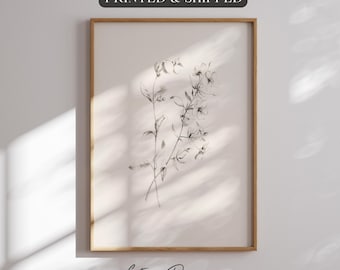 Framed Botanical Wall Art: Minimalist Floral Sketch Print