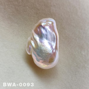 30.2mm Large Size White Rainbow Fireball Pearl Flameball Natural Baroque Pearl High Luster Freshwater Pearl for Your Creative Jewelry Design