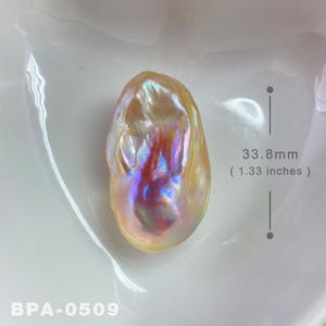 33,8 mm Extra große natürliche Süßwasser Pink & Lila Regenbogen Feuerball Barock Perle / High Luster Einzigartige Perle für Handarbeit Schmuckdesign