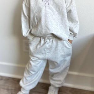 Sweatshirt Jogger Set, Personalized Crewneck Sweater Jogger, Customized set, Gender Neutral Sweater, Baby Gift, Set Baby and Toddler image 4