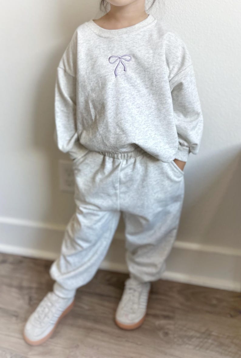 Sweatshirt Jogger Set, Personalized Crewneck Sweater Jogger, Customized set, Gender Neutral Sweater, Baby Gift, Set Baby and Toddler image 4