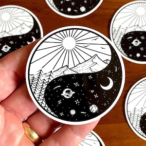 Adesivo Yin e Yang Natureza e Espaço
