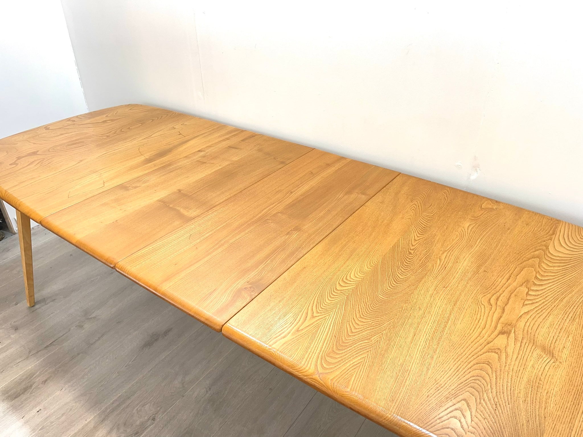 Ercol 510, Vintage Gold Label, Grand Windsor Elm Extending Dining Table