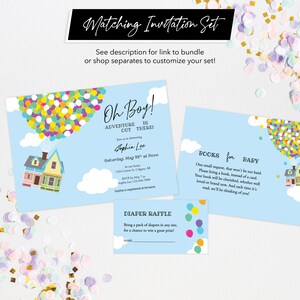 K&ouml;nnte beinhalten: Ein Satz von drei blauen und wei&szlig;en Babyparty-Einladungen mit einem Cartoon-Bild eines Hauses, das mit Ballons fliegt. Der Text auf den Einladungen lautet "Oh Boy! Adventure is out there!" und "Books for Baby".