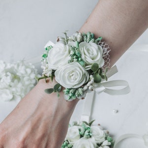 YSUCAU Wrist Corsage Bracelets with Ribbon Wristband Green Bridal  Bridesmaid Wrist Corsage Hand Flower for Wedding Porm Party Decor Set of 2