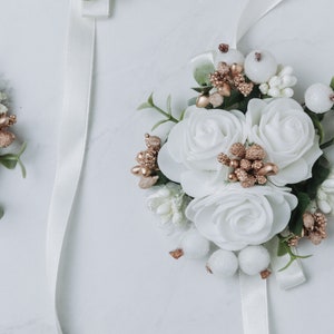Wedding Flower Wrist Corsage, Floral Corsage for Bridesmaids, Prom Corsage, Bridesmaid Accessory, Gold Wedding Corsage, Wedding Accessories