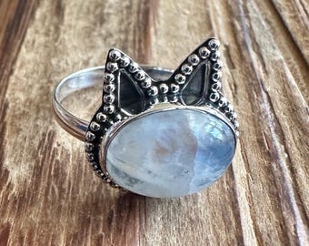 Rainbow Moonstone Sterling Silver Kitty Ring, Size 10, Blue Flash Oval Gem, Feline Cat Kitten Design, Natural Gemstone Jewelry