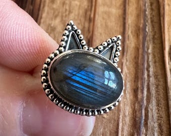 Labradorite Sterling Silver Kitty Ring, Size 6.75, Blue Flash Oval Gem, Feline Cat Kitten Design, Natural Gemstone Jewelry