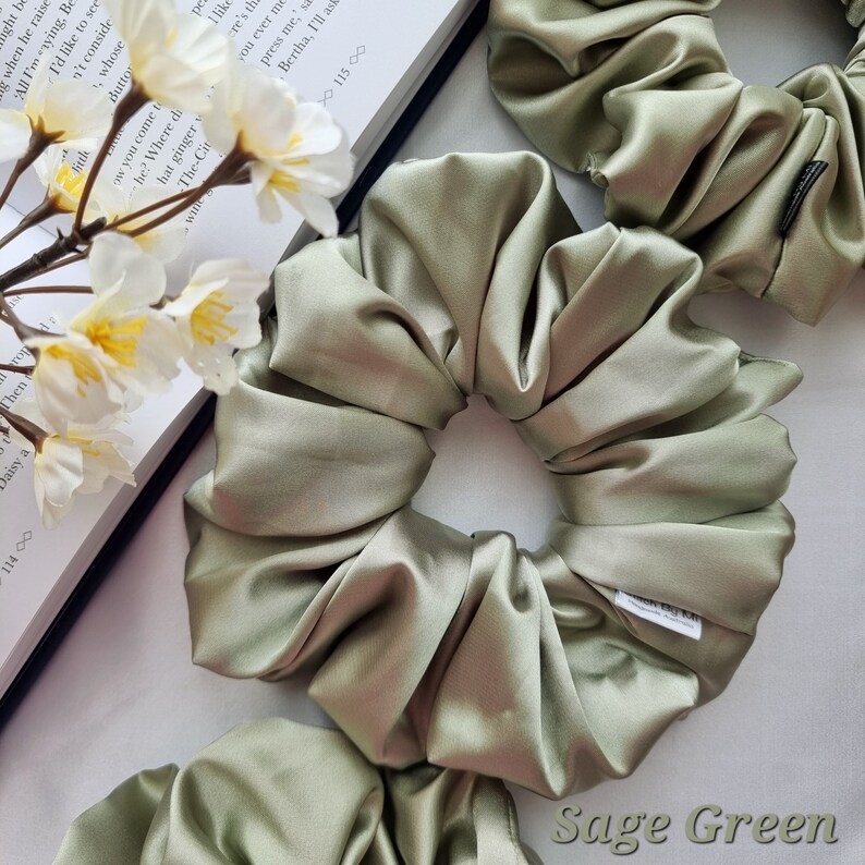 Deluxe Satin Scrunchie, XXL, Extra Large, Jumbo, Oversized 10 Kleuren, BREED Elastiek Cadeau voor haar, Bruidsmeisje, Krokant, Haaraccessoires Sage Green