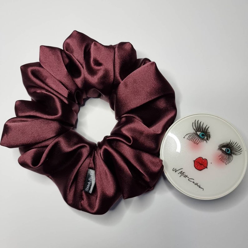 XXL Scrunchie, Deluxe Satijn. Jumbo Oversized Scrunchie. Extra grote scrunchie voor tieners. Scrunchie Squad. Lichtblauw, kastanjebruin, bordeaux satijn afbeelding 1