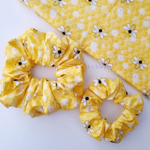Sparkling Bee Scrunchie, XXL of Klein formaat. Bee scrunchies collectie, glitterbij, hommel, scrunchie voor tieners, XXL Scrunchies Australië Yellow Bumblebee