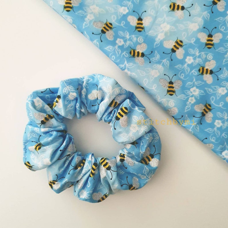 Sparkling Bee Scrunchie, XXL of Klein formaat. Bee scrunchies collectie, glitterbij, hommel, scrunchie voor tieners, XXL Scrunchies Australië afbeelding 6