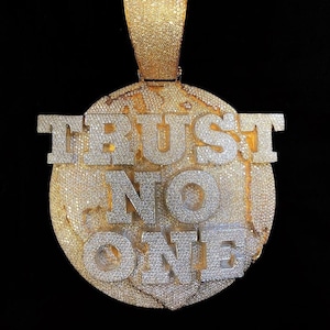 Pingente Iced Out Custom Trust No One para homens, pingente de moissanite personalizado Iced Out, prata 925, pingente circular de hip hop para ele, prata 925