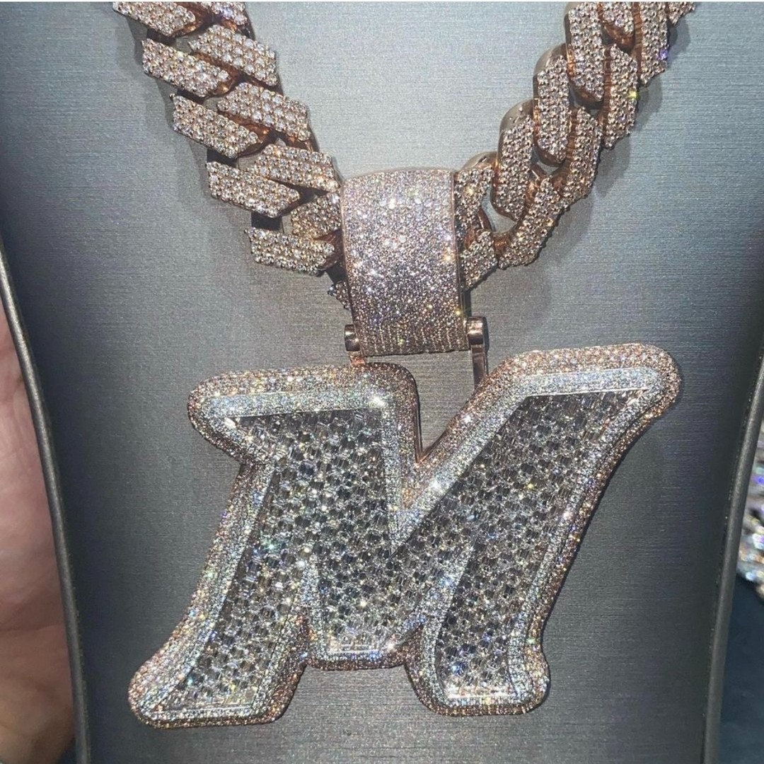 【THE M】THE ICED OUT VARSITY LETTER PENDANTネックレス The Iced Out Varsity Letter Pendant Necklace | The M Jewelers