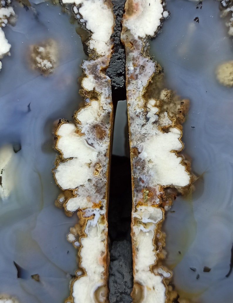 Turkish Agate 14x13x7 cm Blue and Snowflake Thunderegg Agate Specimen - 2000 gr.- Polished is Optional