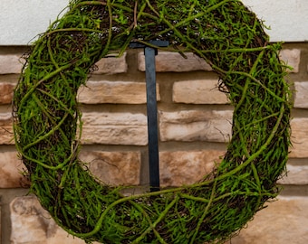 20 Inch Moss Wreath: Artificial Green Vine Twig Base