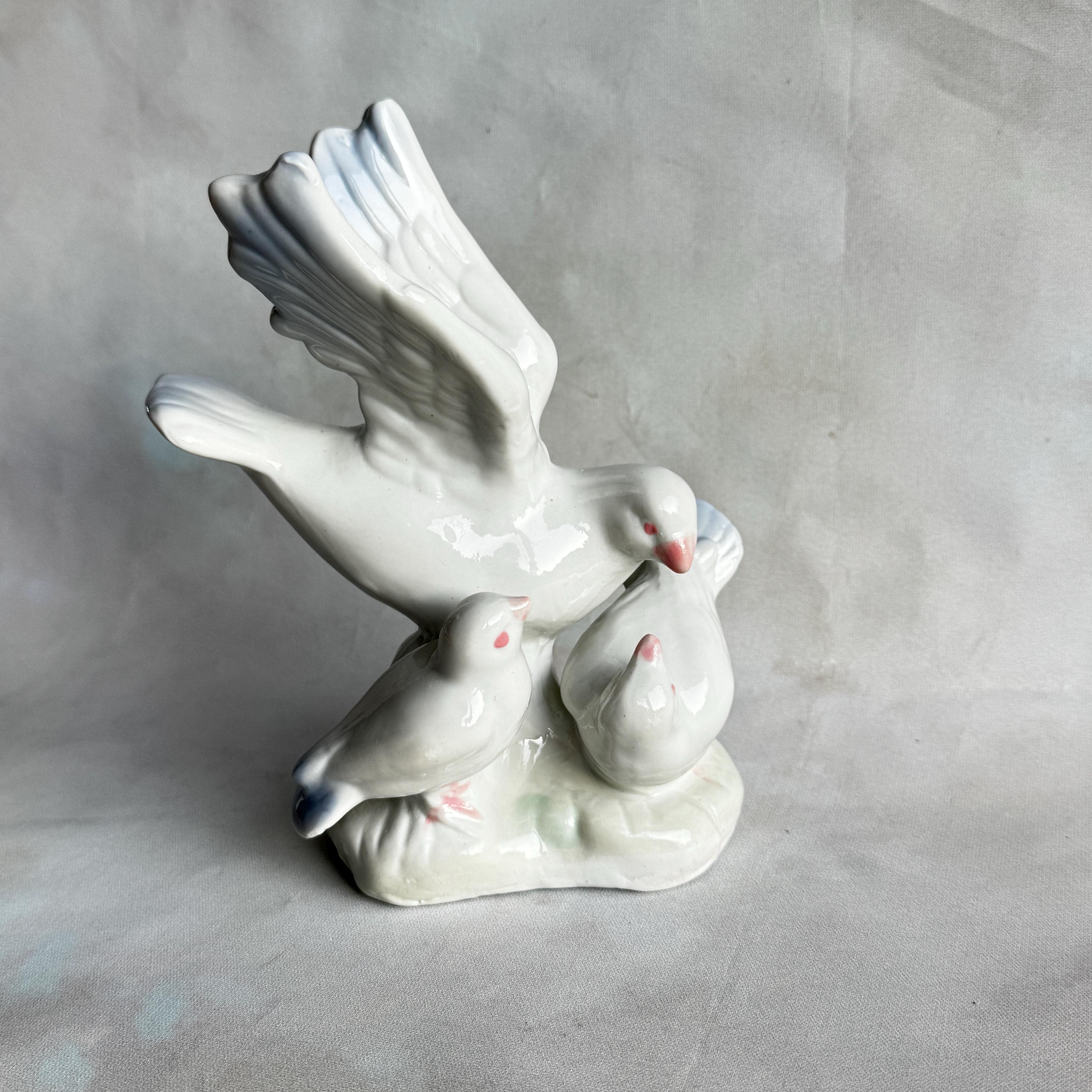 ヴィンテージ磁器製鳩の置物：白い陶器の鳥の像、レトロな子供部屋の