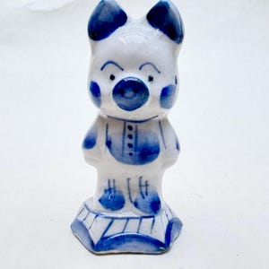 Vintage Russian Gzhel Style Blue and White Pig Figurine – Handcrafted Porcelain Collectible for Home Decor
