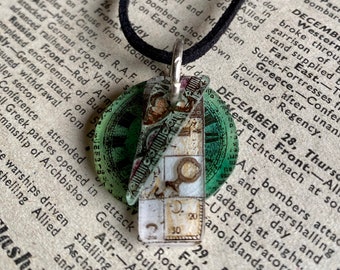 Green triple layered shrink steampunk necklace