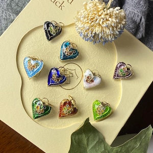 Mini cuentas de corazón de esmalte cloisonné vintage para la confección de pendientes