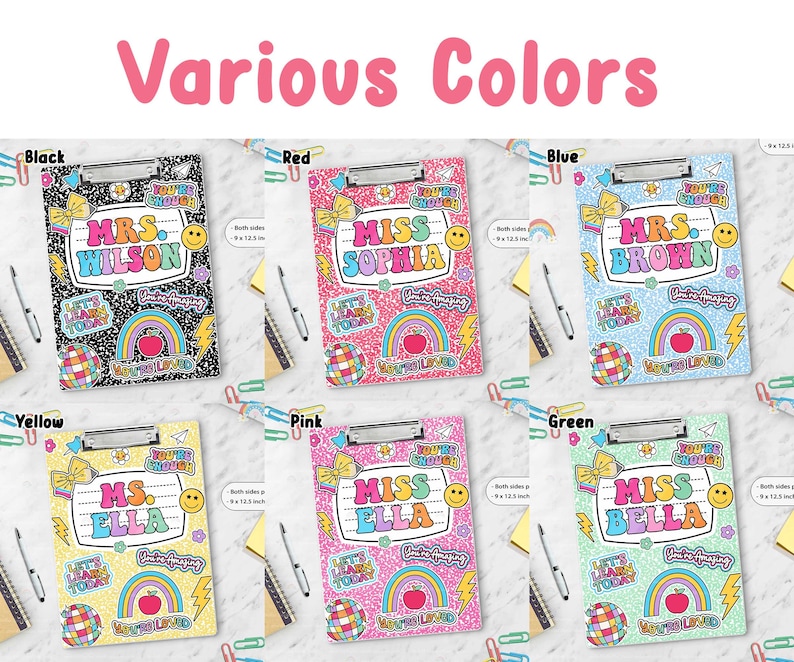 Puede incluir: Seis portapapeles en negro, rojo, azul, amarillo, rosa y verde, cada uno con un clip de metal y pegatinas coloridas que incluyen un arco&iacute;ris, una manzana, una bola de discoteca y textos como 'You're Enough' y 'Let's Learn Today'.