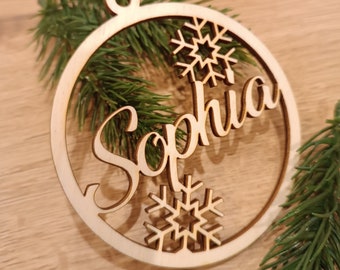 Personalisierte Weihnachtsbaum Kugel Anhänger Christbaumschmuck mit 2 Schneeflocken Holzschmuck holz Name Weihnachten Dekoration Geschenk