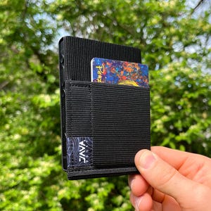 Custodia Light Phone 3 con portafoglio - Custodia in stile manica con portafoglio elastico - Contiene carte e contanti - Design sottile e leggero