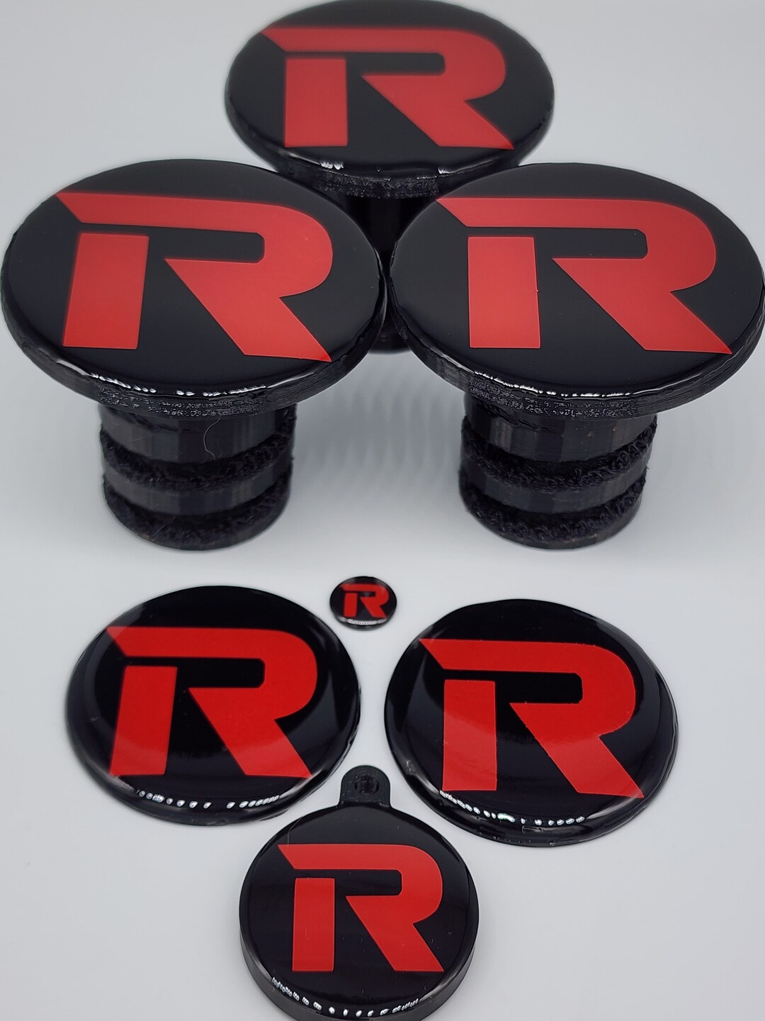 Ryker Emblems RYKER FULL SET of 3 Outer Wheel Caps, 3 Emblems and Matching Keychain ...