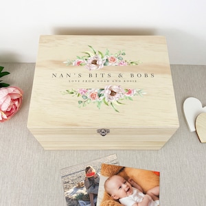 Caja de recuerdos floral rosa personalizada con cualquier mensaje - 5 tamaños (16 cm/20 cm/26 cm/30 cm/36 cm) Recuerdo conmemorativo / Regalo del Día de la Madre / Regalo de cumpleaños