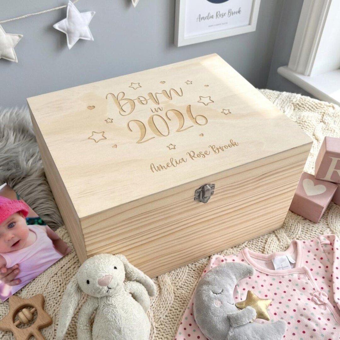 Personalised Born in 2026 Garland Engraved New Baby Keepsake Box - 5 ...