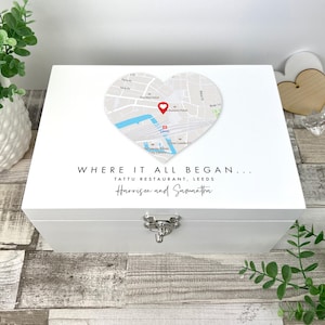 Carte coeur personnalisée emplacement en bois blanc - 3 tailles (22 cm | 27 cm | 30 cm) | Cadeau de mariage | Couples | Mariage