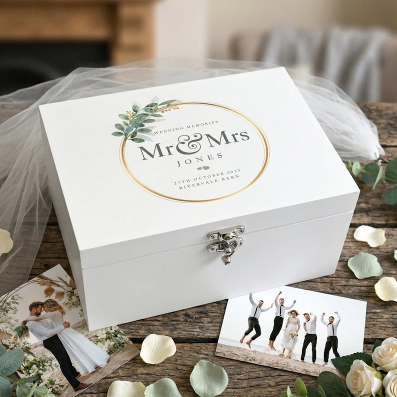 Personalised White Wooden Wreath Wedding Keepsake Box 3 Sizes | Wedding ...