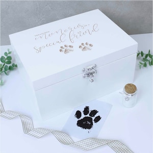 Witte houten aandenkendoos voor huisdiergedenkteken Treasured Memories