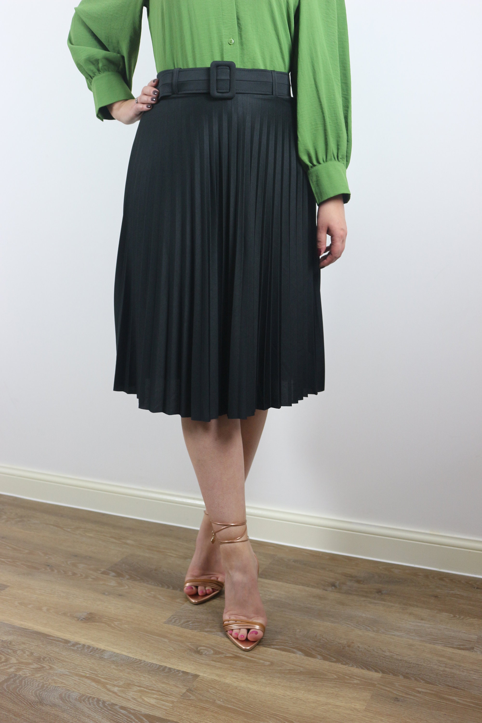[EENK] / ☆ XIES Layered Pleats Skirt Belt / Ivory XIES Layered Pleats Skirt Belt - Ivory : EENK