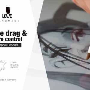 K&ouml;nnte beinhalten: Eine wei&szlig;e Stiftspitze f&uuml;r den Apple Pencil mit einer braunen Lederspitze. Der Text lautet: LOVE HANDMADE, More drag & more control for Apple Pencil, 100% GENUINE LEATHER und Made in Germany. Der Stift ist beim Zeichnen auf einem Bildschirm zu sehen.
