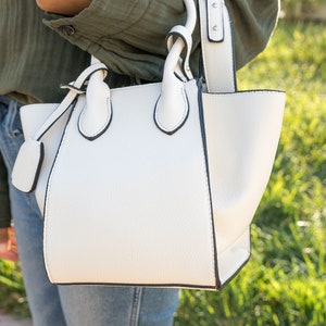 Bolso clásico con asa superior