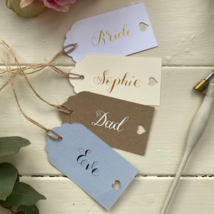 Gepersonaliseerde cadeaukaartjes met hart / Naamkaartjes kalligrafie / Labels bruiloft / Handgeschreven cadeaulabel / Verjaardagslabels / Aangepast