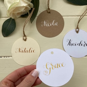 Personalisierte Runde Geschenkanhänger / Handgeschriebene Namensschilder / Hochzeit Geschenkanhänger / Handgeschriebene Namensschilder / Geburtstag Tags / Kalligraphie / Party