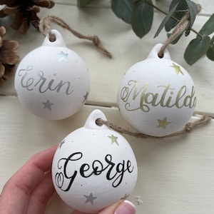 Adornos navideños de cerámica personalizados, escritos a mano (con caja de regalo)