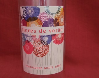 Flores de Verão Portuguese White Wine Bottle Candle, Gift for Wine Lover, Christmas Gift, Recycled Wine Bottle, Upcycled, Portugal,