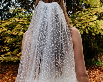 White Sequin Patterned Glitter Veil - Fingertip Length | Shimmer Veil | Sparkle Veil