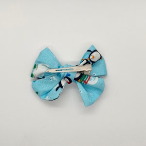 Blue Penguin Winter Hair Bow Girls hair bows, tie dye bow, christmas bow, girls hair accessories, alligator clip image 2