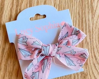 Paper Airplane Girls hair bows, airplane bow, pink bow, valentines, girls hair accessories, alligator clip