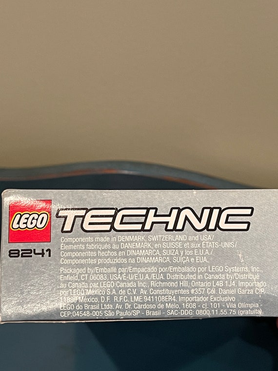 Unopened 2001 Technic Battle Cars Lego Set #8241 Unopened 2001 Technic Battle Cars Lego Set #8241