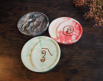 circle, dishes, trinket, tray, jewellery, latina, beauties, abstract, gold, embossed, half moon, crescent, marbled, colourful