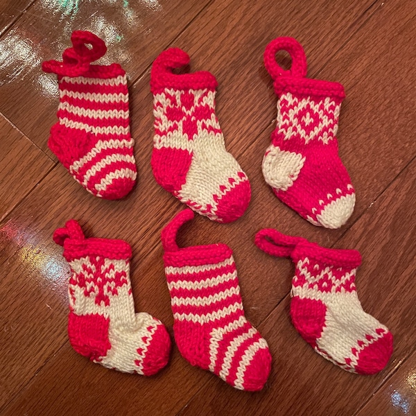 Miniature Stockings // Tiny Knit Stocking Ornaments