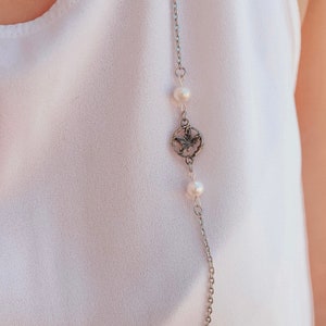Silberne Messing-Floral-Link-Halskette mit Süßwasserperlen