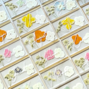 Custom Pressed Flower Wedding Place Cards - Unique Wedding Favors!