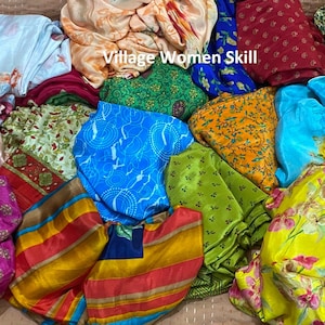 Lotto di tessuto sari di seta vintage usato per sartoria, artigianato etnico, sari indiano, kimono, accappatoio, riciclato, decorazioni per feste, tende, tessuto artigianale